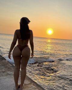 654456603: Chica busca chico en Cádiz