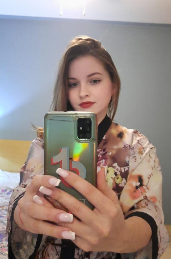 613207338: Chica busca chico en Cádiz