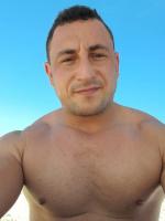 633975421: Chico busca chica en Sevilla