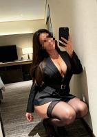 647140384: Chica busca chico en Madrid