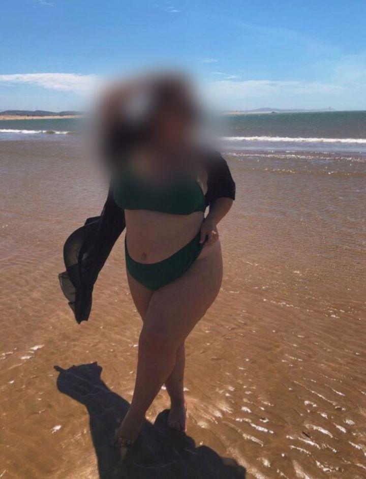 643779211: Chica busca chico en La Coruña