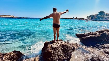 663571981: Chico busca chica en Mallorca