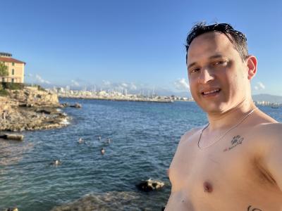 663571981: Chico busca chica en Mallorca