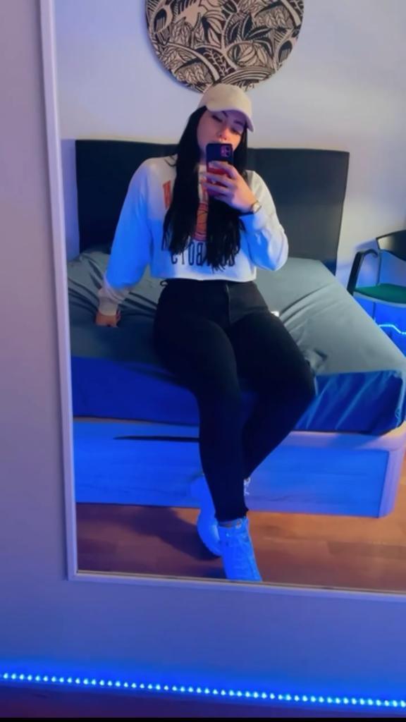 Chica busca chico en Navarra: 