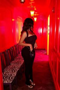 614670681: Chica busca chico en Sevilla