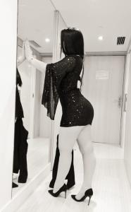 665683764: Chica busca chico en Barcelona