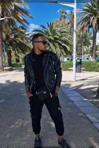 611398182: Chico busca chica en Valencia