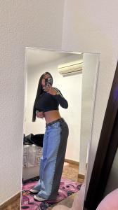 652010357: Chica busca chico en Barcelona