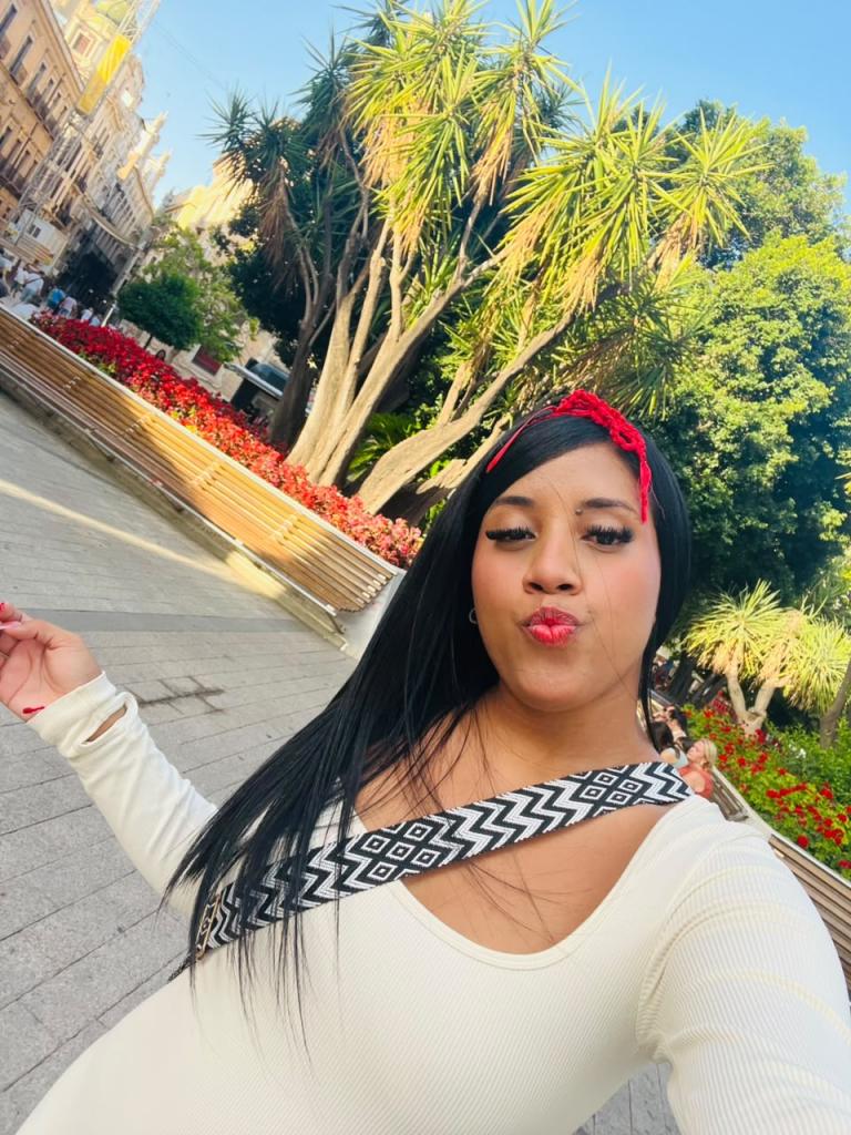 613459639: Chica busca chico en Murcia
