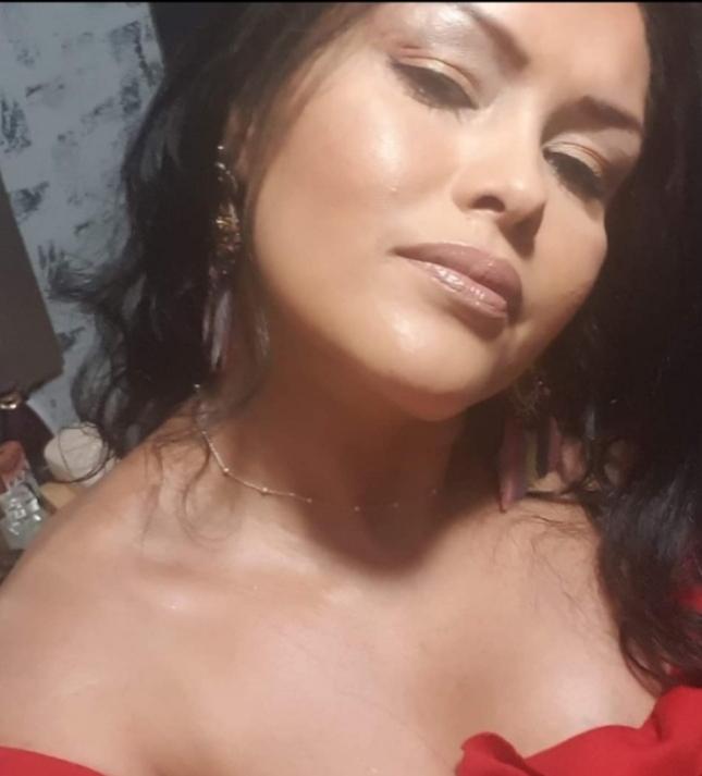 605656619: Chica busca chico en Sevilla