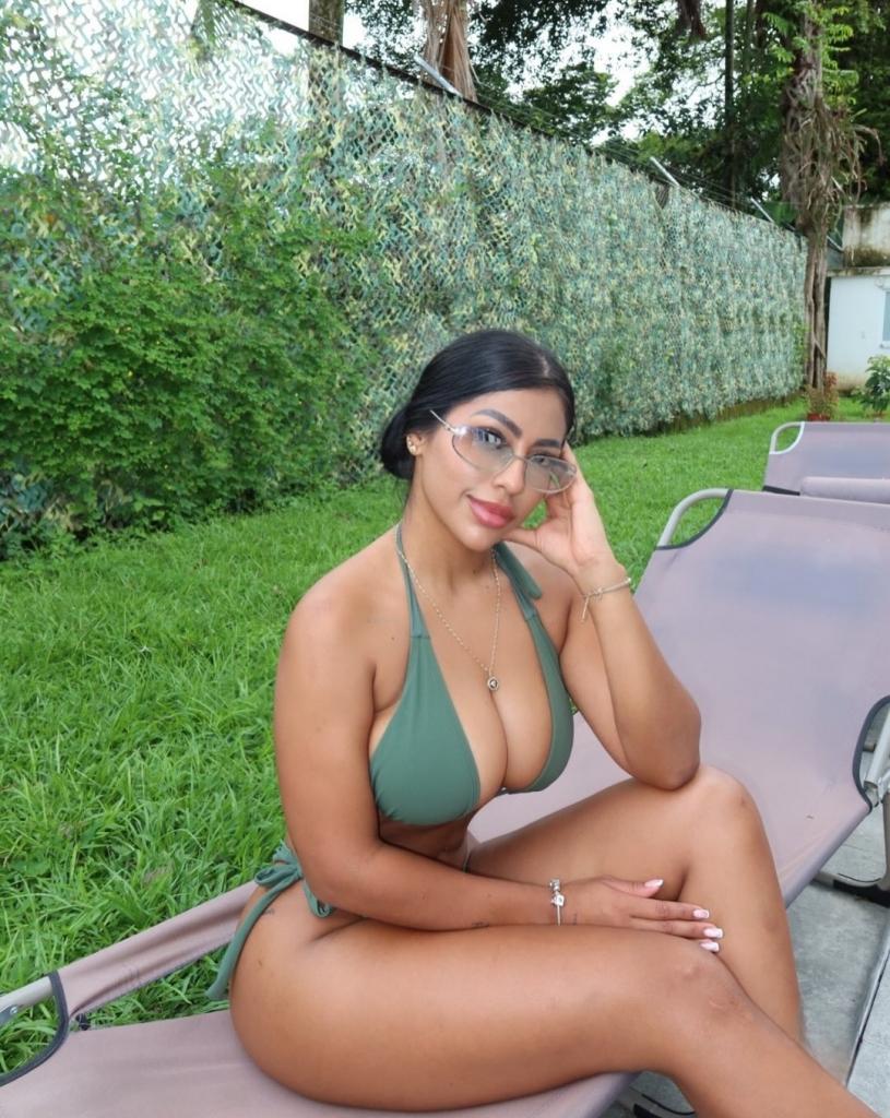 632432010: Chica busca chico en Barcelona