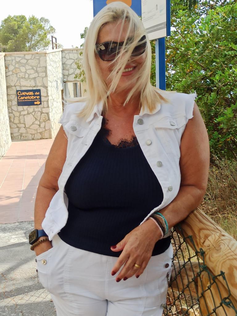 643684711: Chica busca chico en Alicante