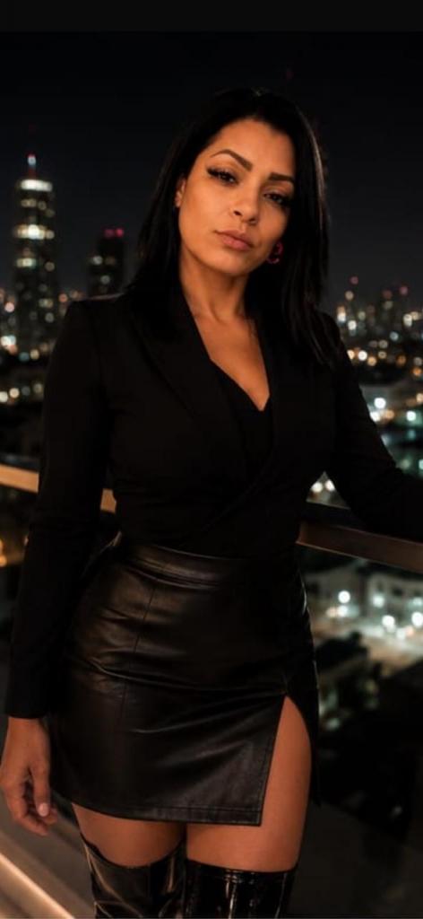 Chica busca chico en Almería: 