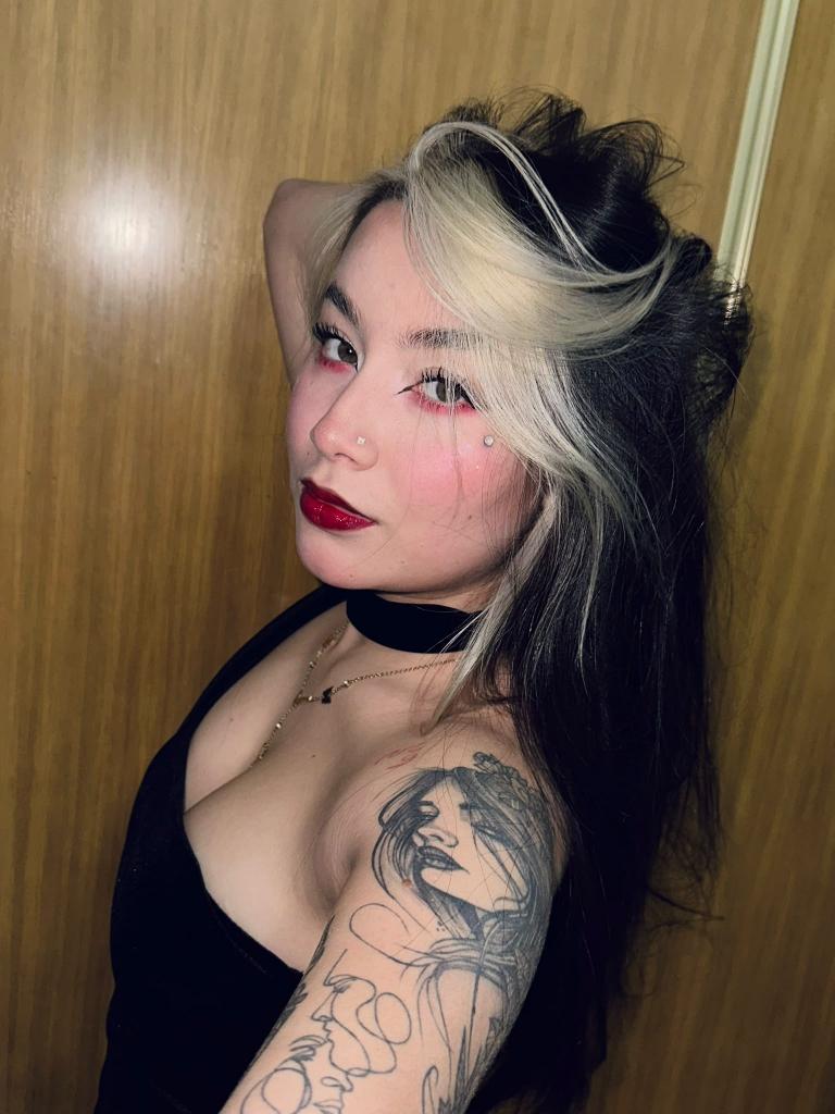 666314466: Chica busca chico en Ibiza