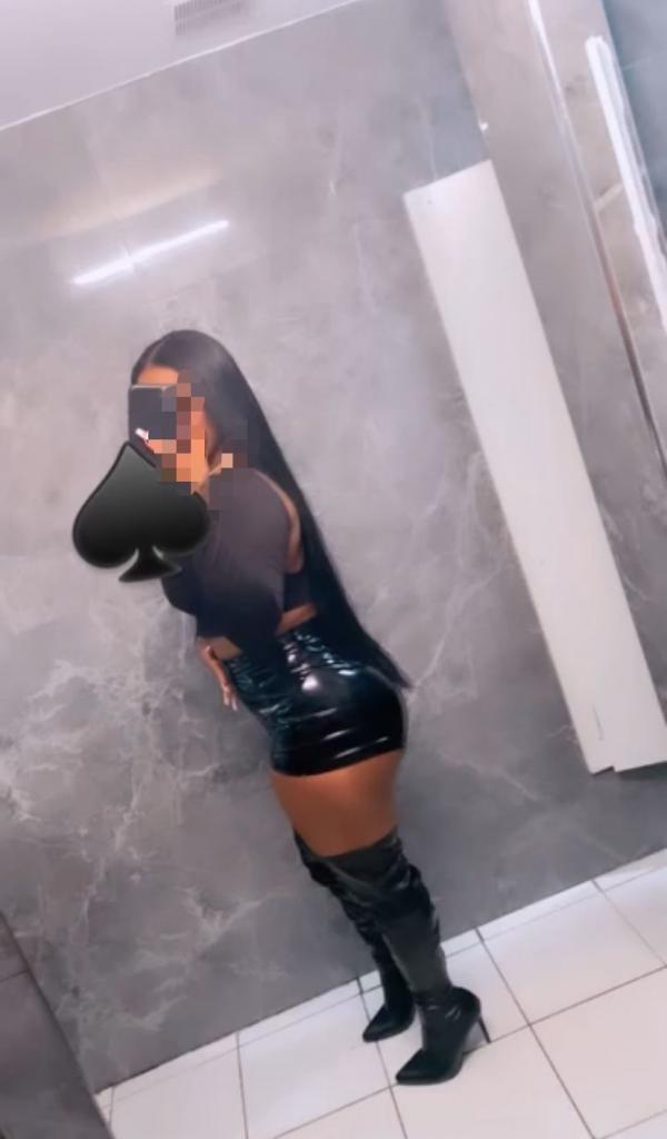 671783918: Chica busca chico en Barcelona
