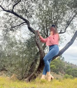 631366961: Chica busca chico en Sevilla