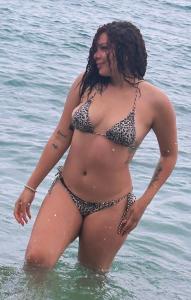 695530865: Chica busca chico en Valencia