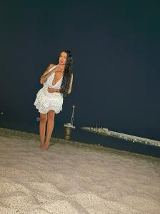 664076697: Chica busca chico en Mallorca