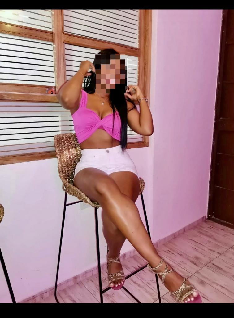 610983029: Chica busca chico en Madrid