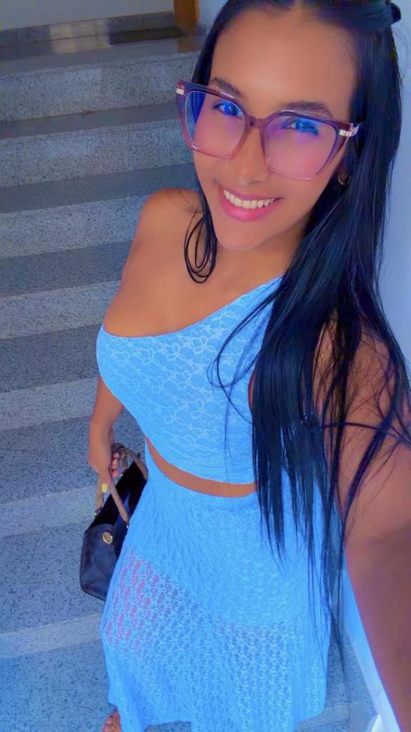 612504000: Chica busca chico en Las Palmas
