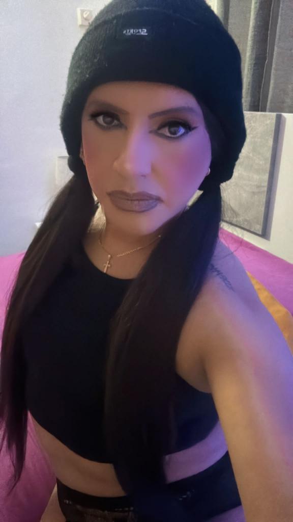613806145: Transexual en Gerona