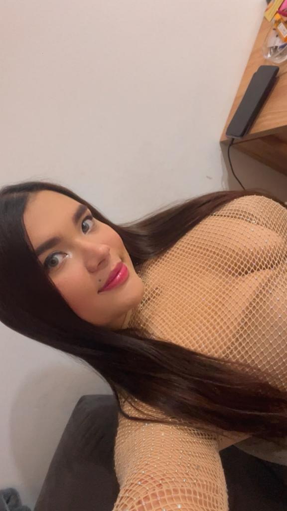 745056868: Chica busca chico en Tenerife