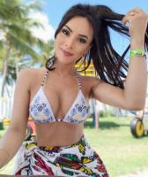 745069541: Chica busca chico en Barcelona