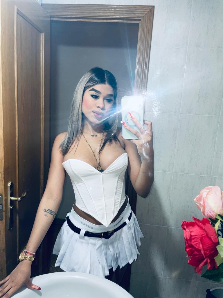 671268179: Chica busca chico en Madrid
