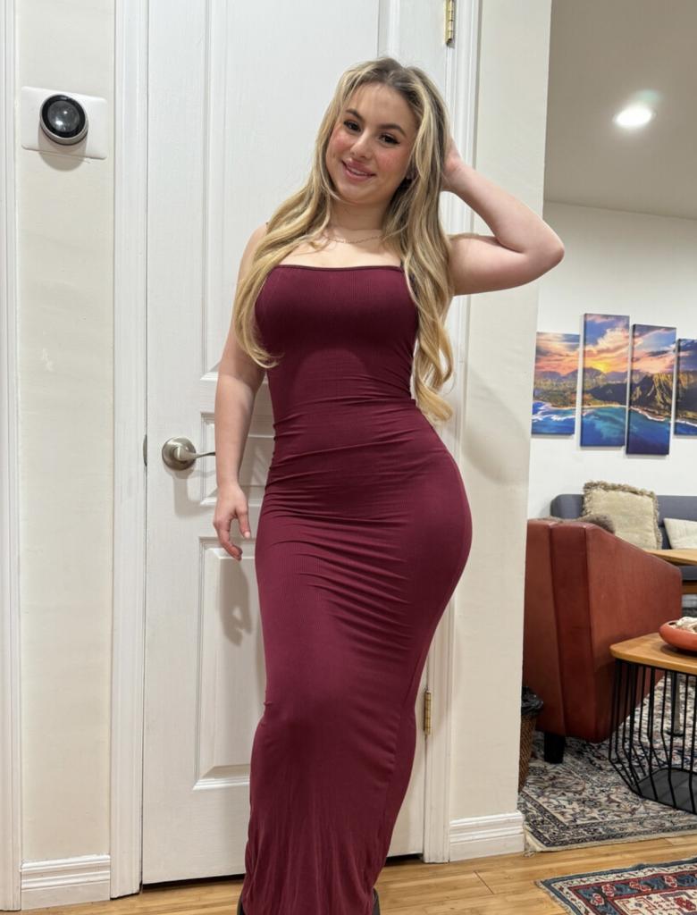 Chica busca chico en Almería: 