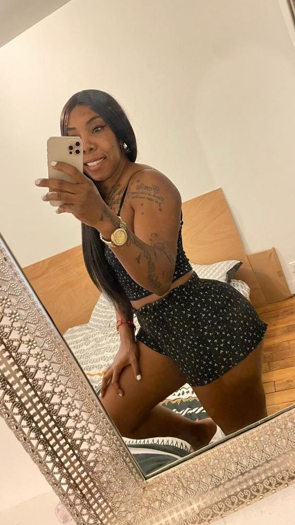 614873379: Chica busca chico en Tarragona