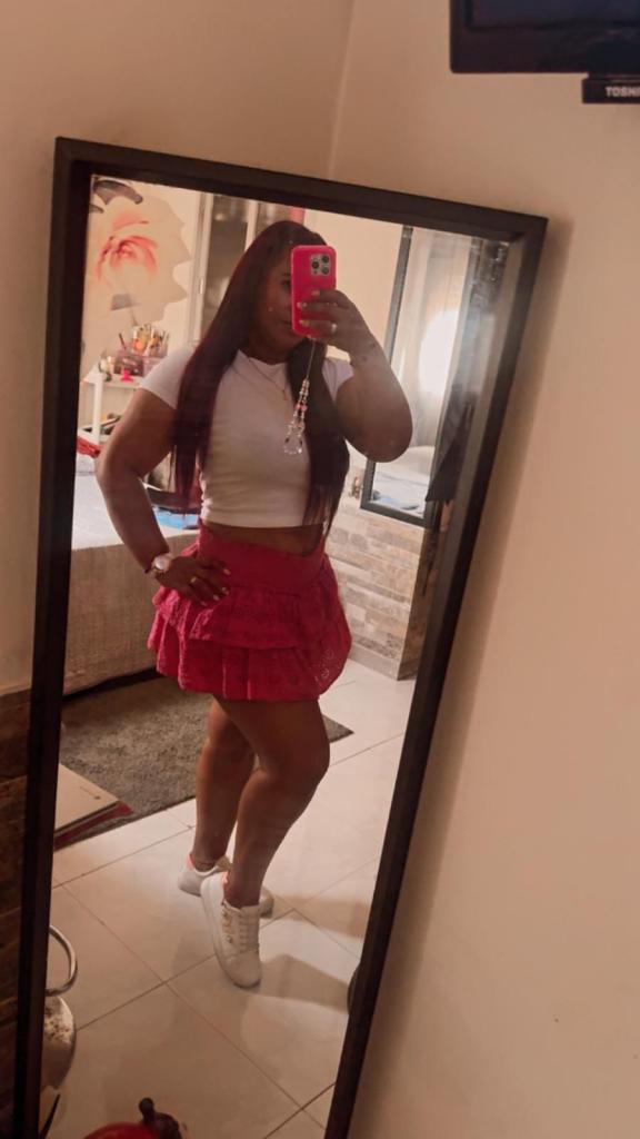 632048170: Chica busca chico en Málaga