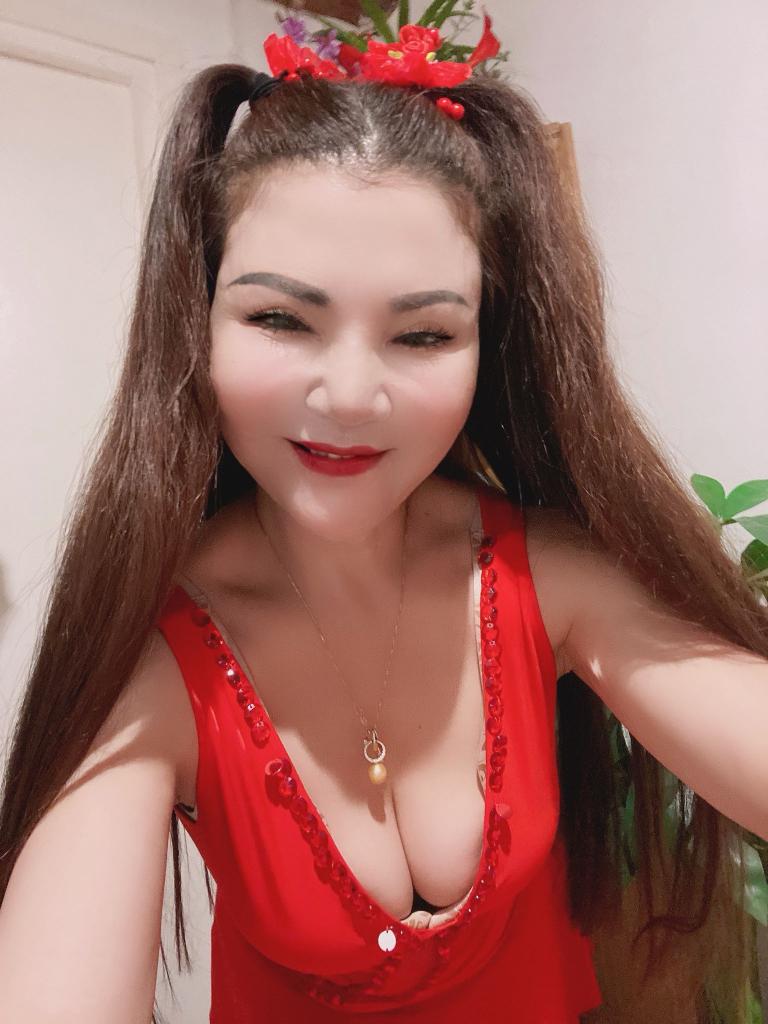 653419473: Chica busca chico en Barcelona