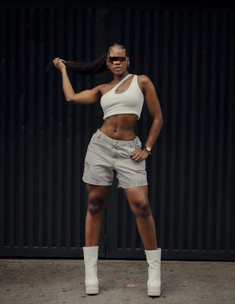 633019263: Chica busca chico en Sevilla