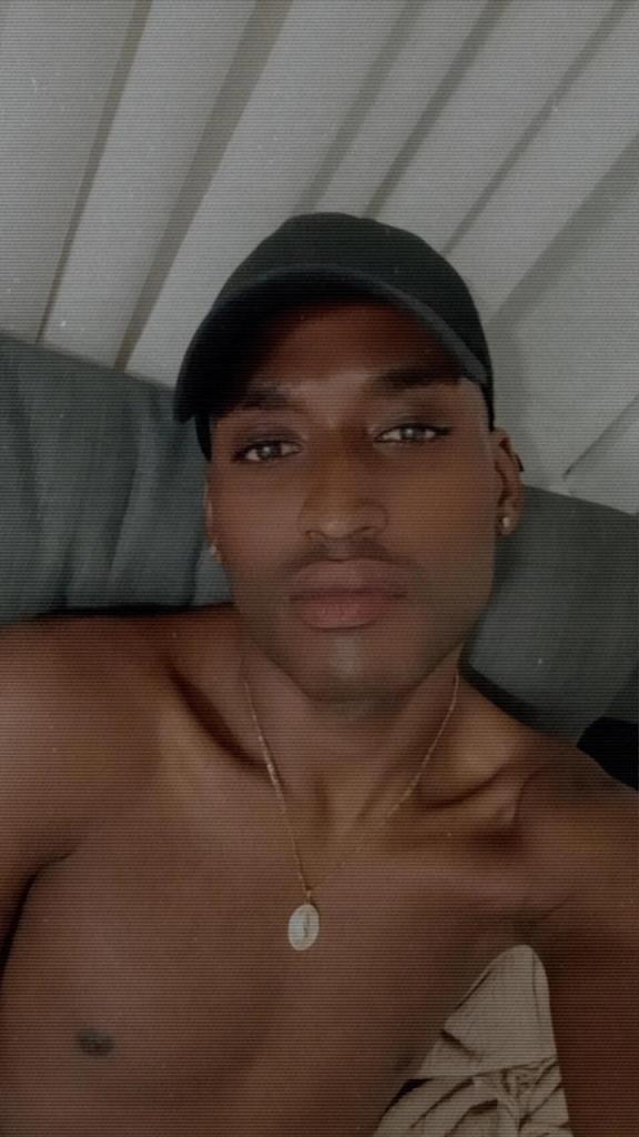 Chico busca chica en Granada: 