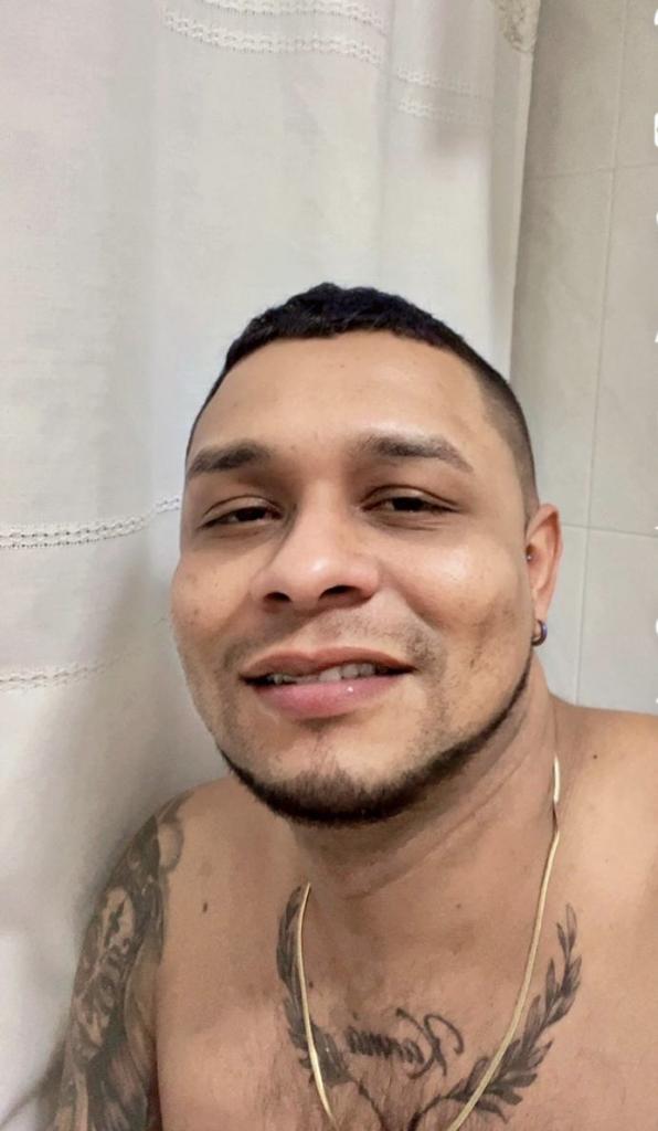 742044218: Chico busca chica en La Coruña