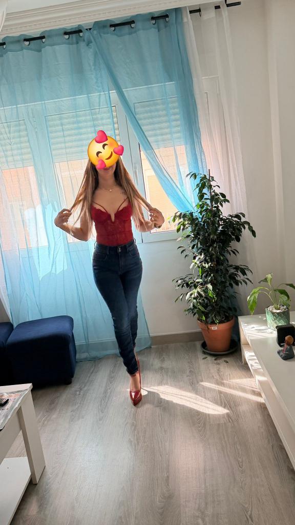 612419059: Chica busca chico en Navarra