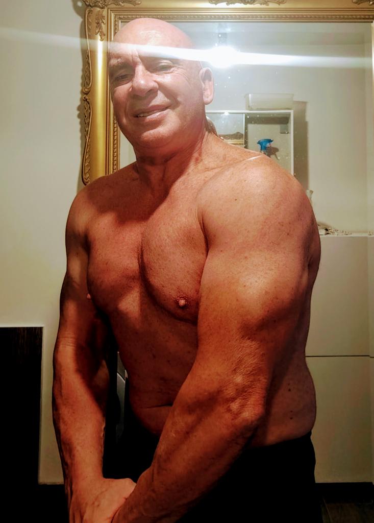 610624710: Chico busca chica en Madrid