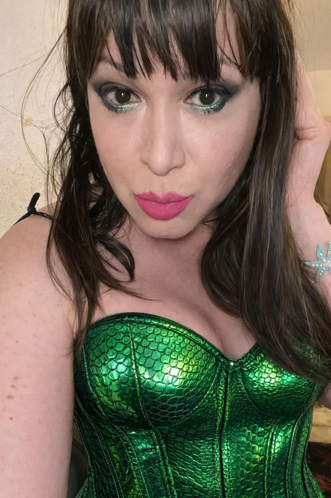 617510100: Chica busca chico en Barcelona