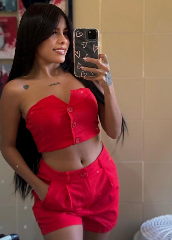 651693834: Chica busca chico en Sevilla