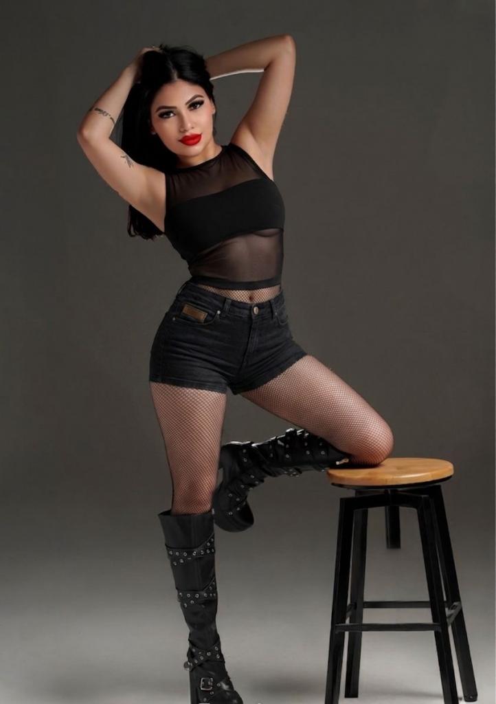 Chica busca chico en Ibiza: 