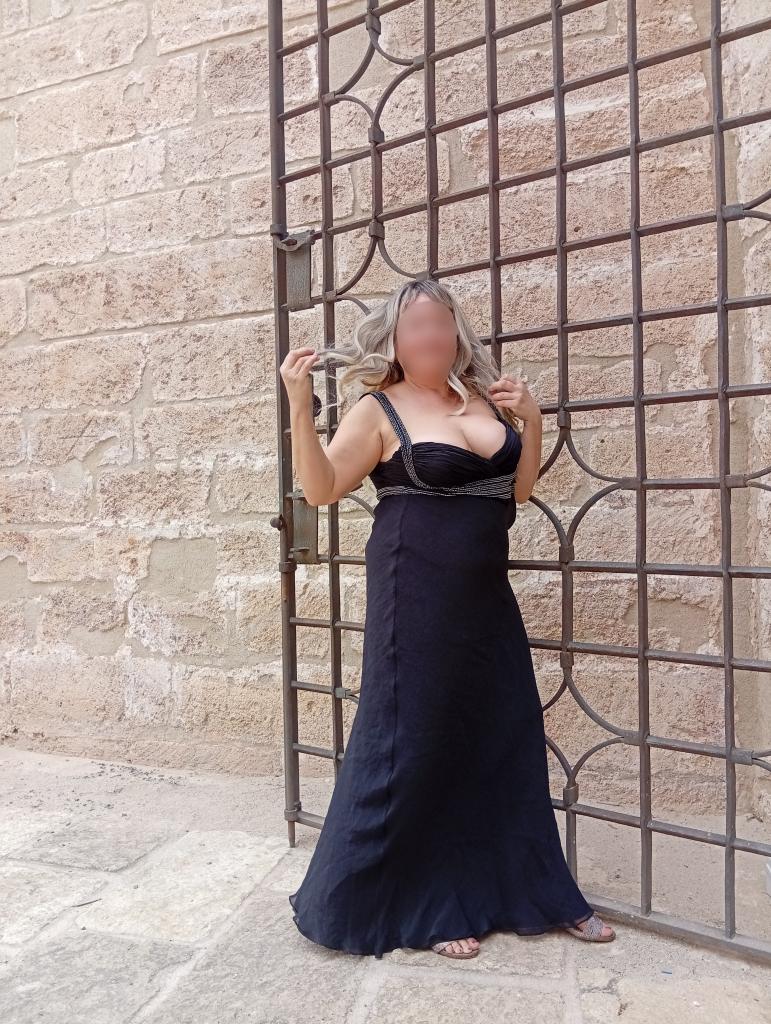 692429990: Chica busca chico en Almería