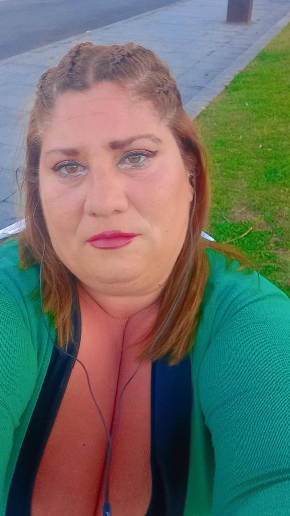 Chica busca chico en Cádiz: 