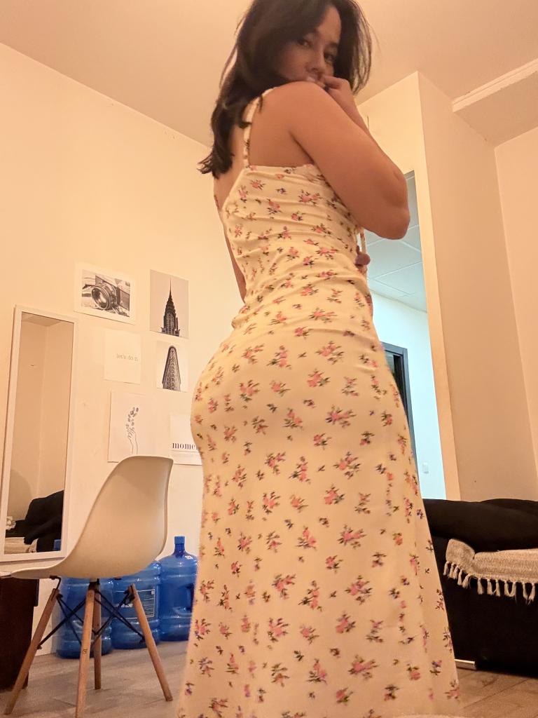 670318397: Chica busca chico en Valencia