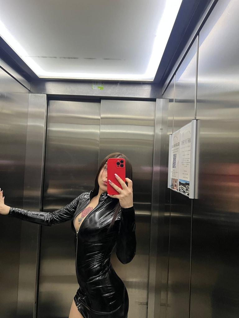 637156424: Chica busca chico en Madrid