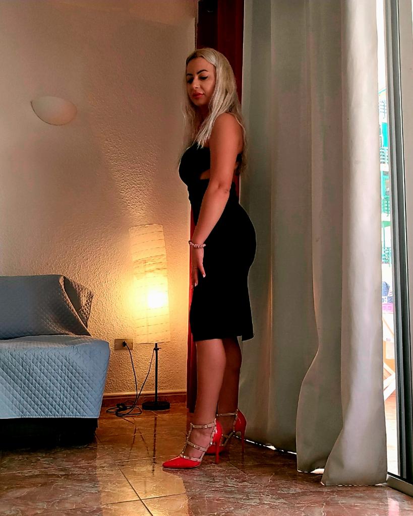 Chica busca chico en Tenerife: 