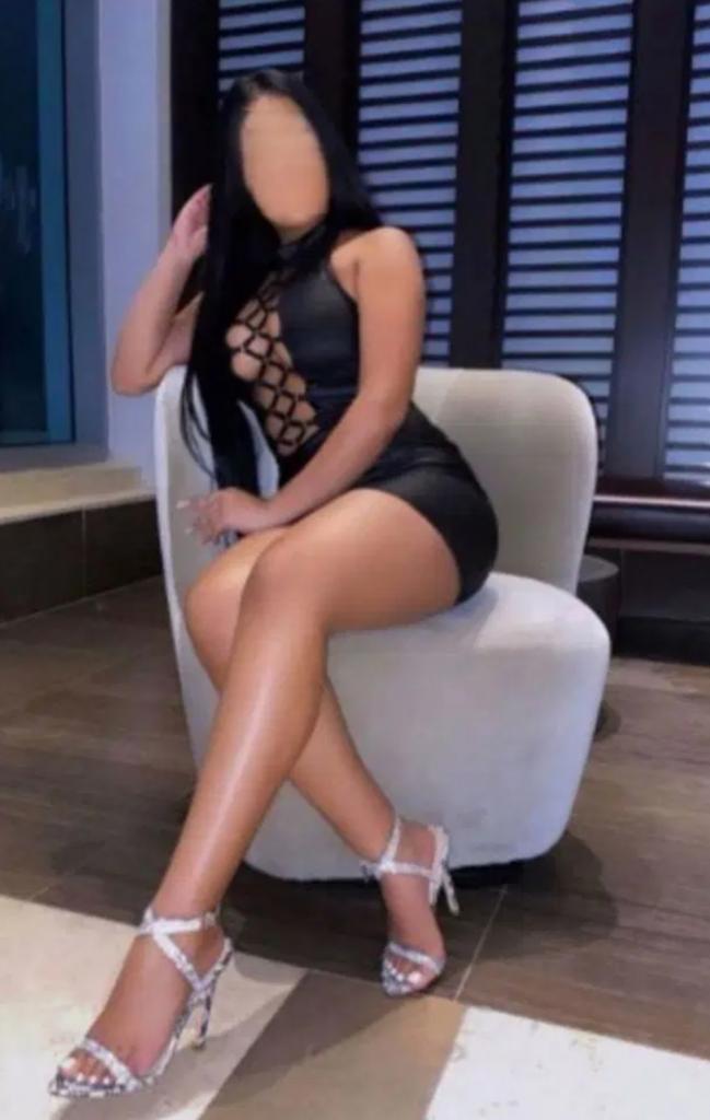 661096742: Chica busca chico en Cádiz