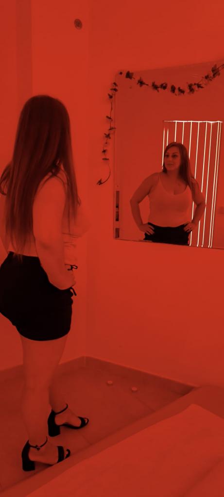 744250983: Chica busca chico en Málaga