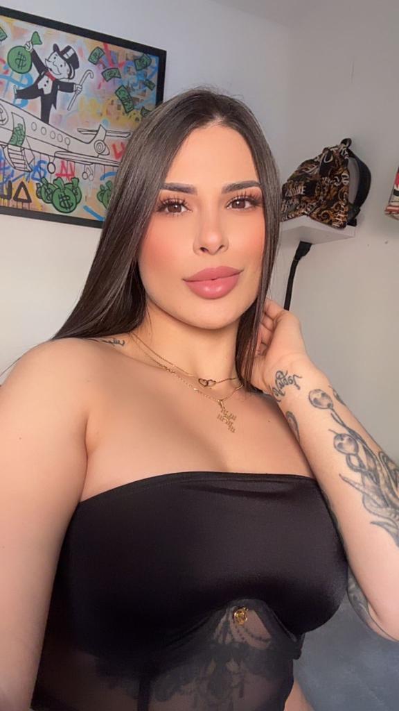 677313611: Chica busca chico en Barcelona