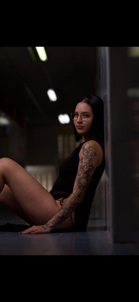 643956194: Chica busca chico en Madrid