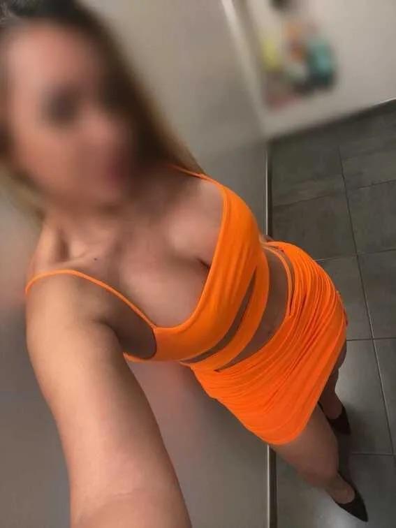 646638636: Chica busca chico en Málaga